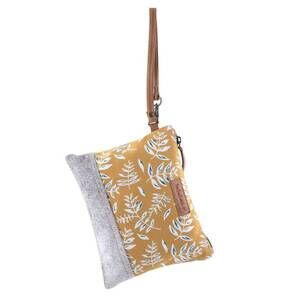NEW SIXTEASE BAGS oasis large wristlet in yellow